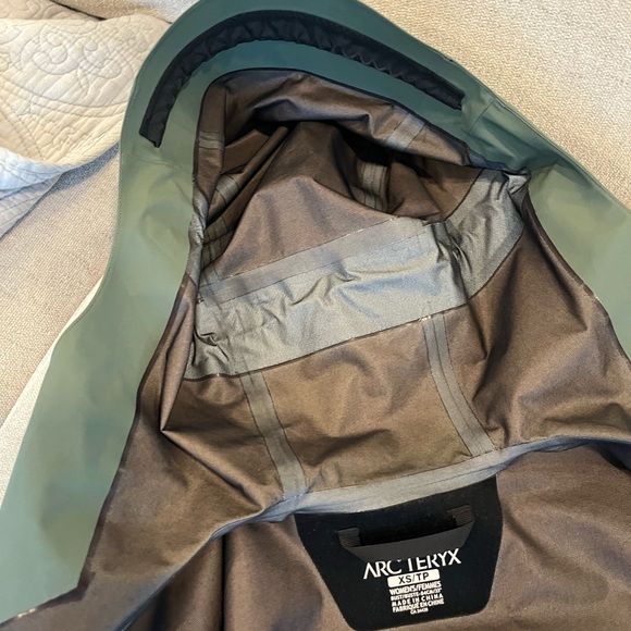 Arc’teryx green Gore-Tex Parka Jacket XS - Picture 11 of 16